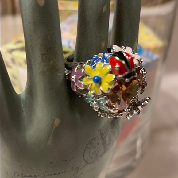 Gorgeous Bold Enamel Crystal Spring Ring - Picture 2 of 5